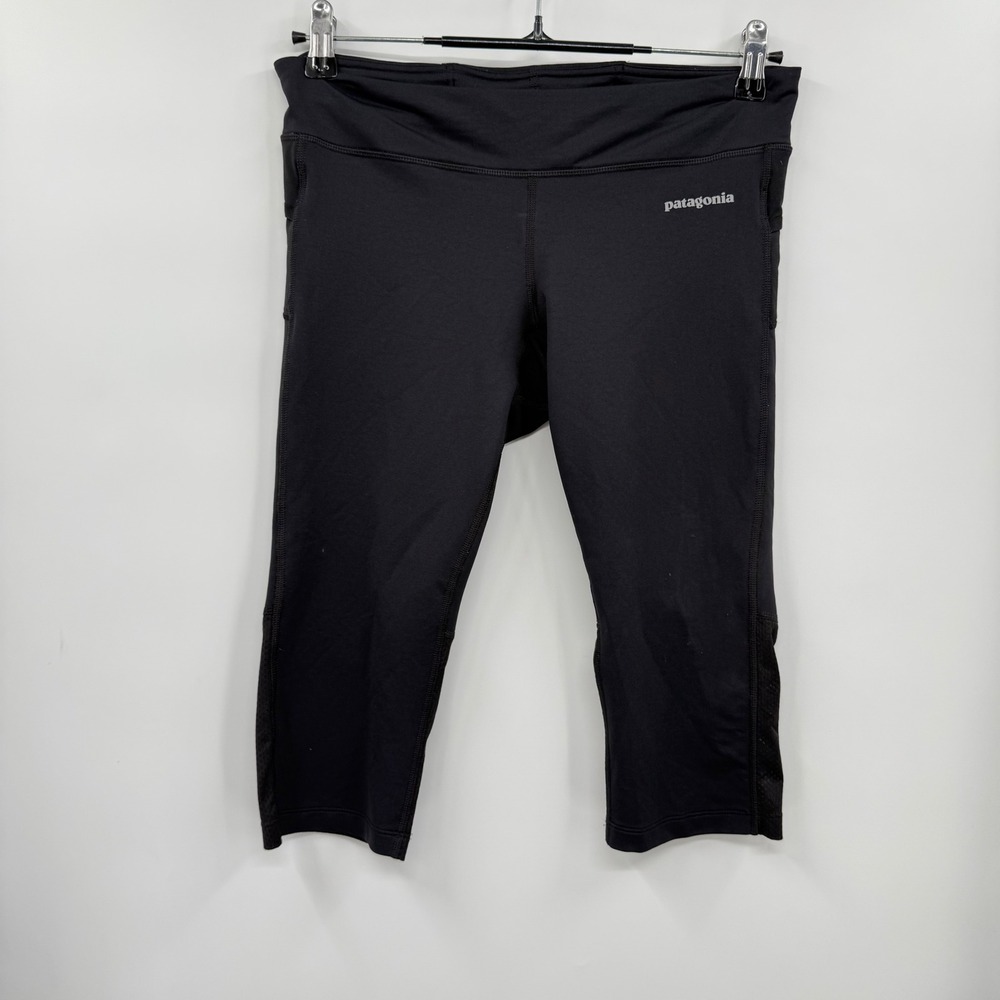 Patagonia Black Athletic Capris Leggings Women Size M Mesh Panels Pockets